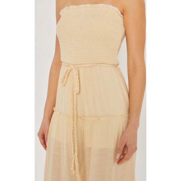 🆕Strapless wide leg smocked jumpsuit - Picture 6 of 8